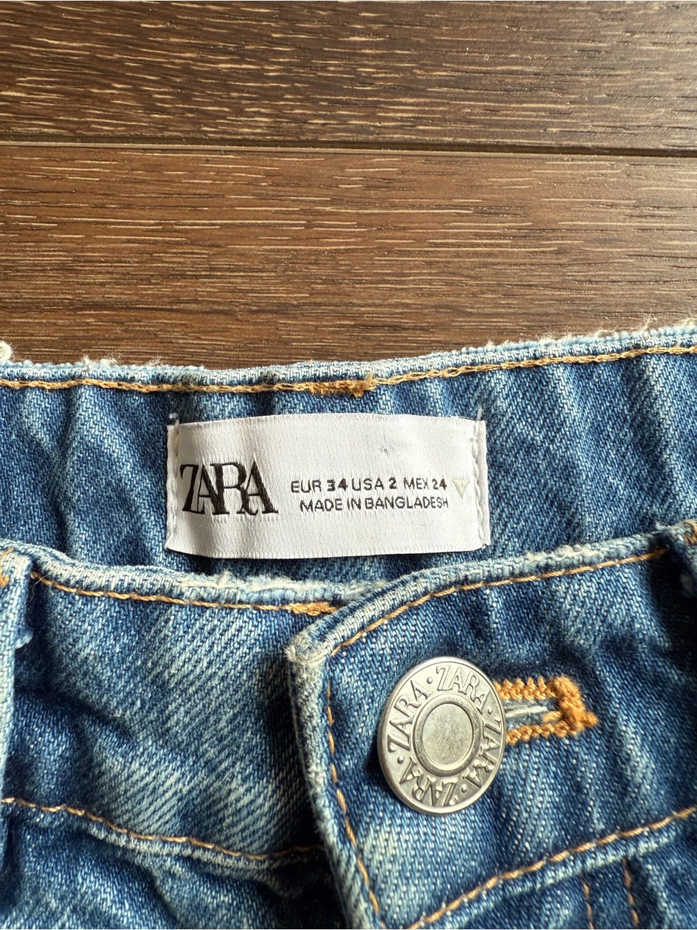NWT ZARA Light Blue Frayed Hem Denim Shorts - Picture 2 of 4